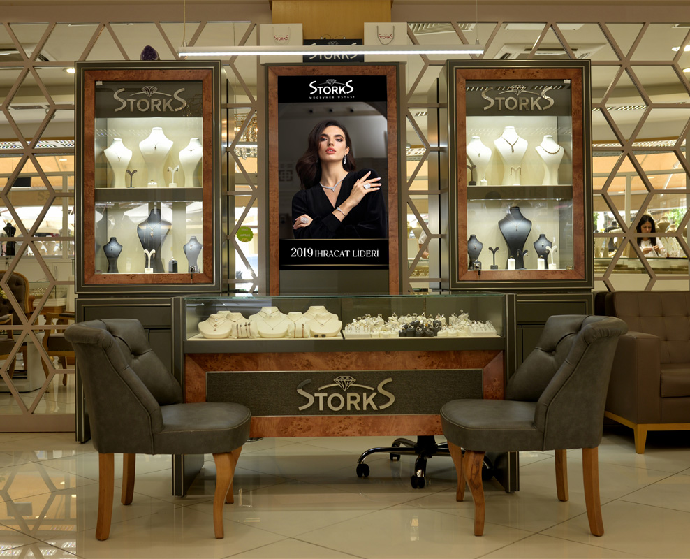 Storks Diamond