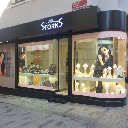 Storks Diamond