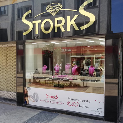 Storks Diamond
