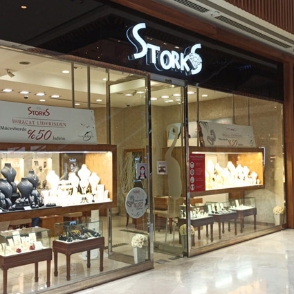Storks Diamond