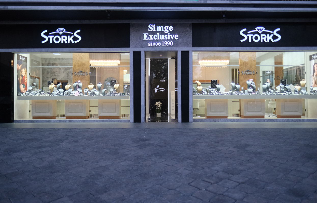 Storks Diamond
