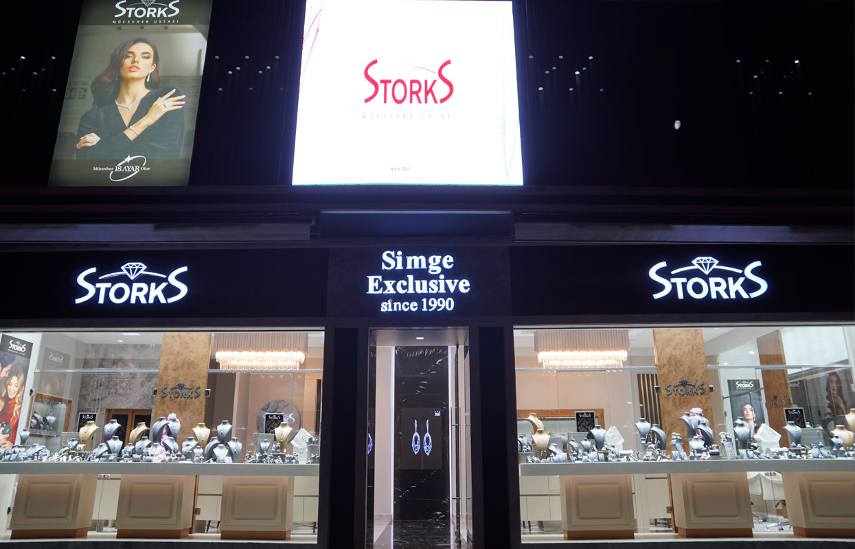 Storks Diamond