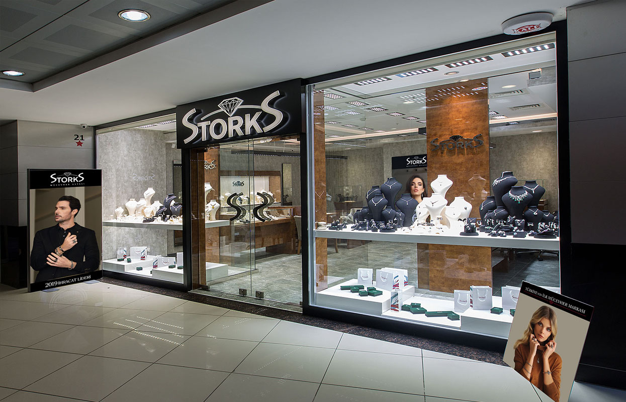 Storks Diamond
