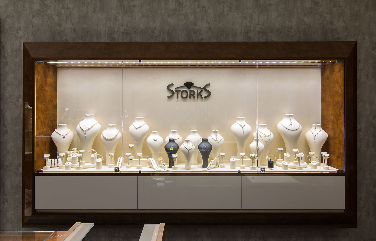 Storks Diamond
