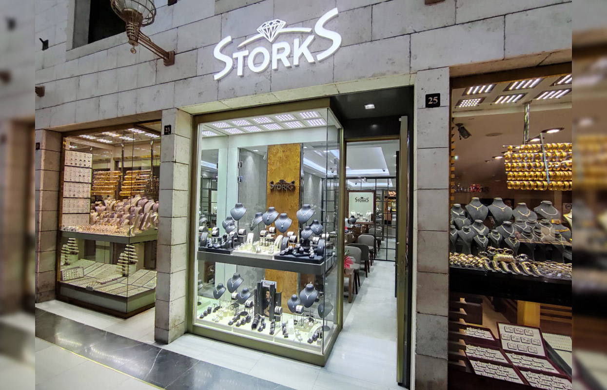 Storks Diamond