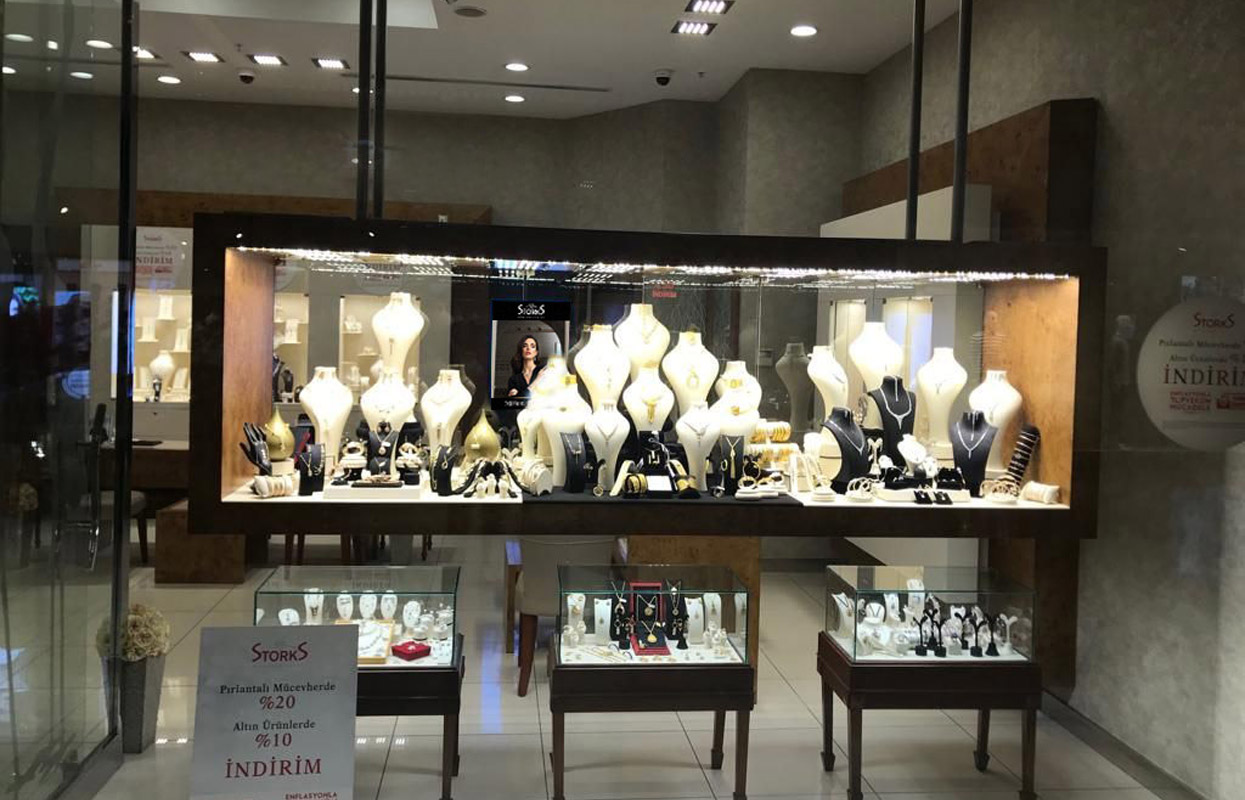 Storks Diamond