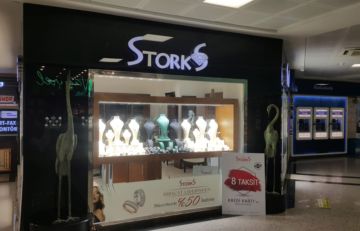 Storks Diamond