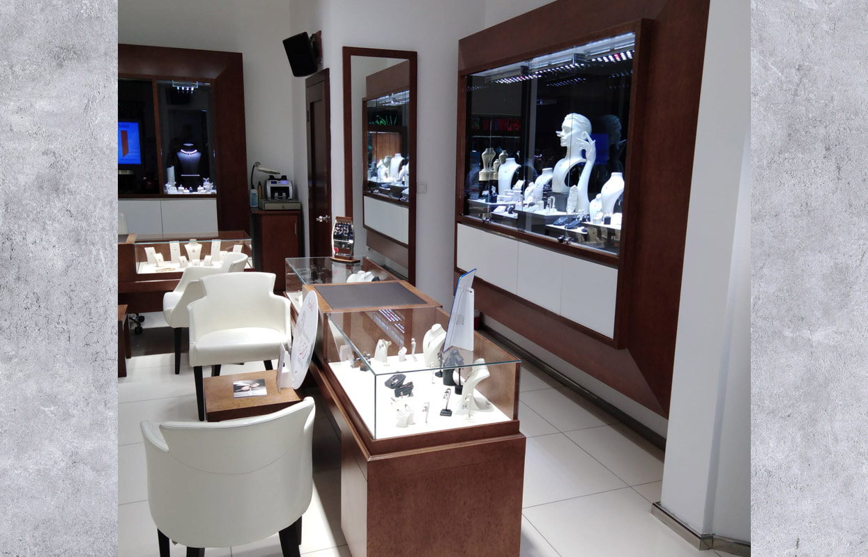 Storks Diamond