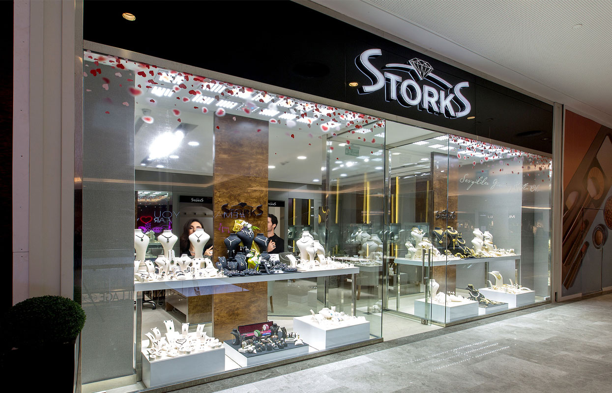 Storks Diamond