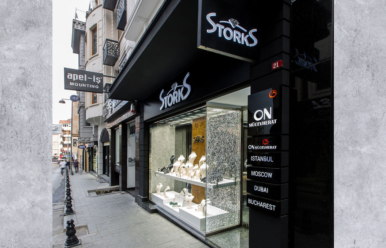 Storks Diamond