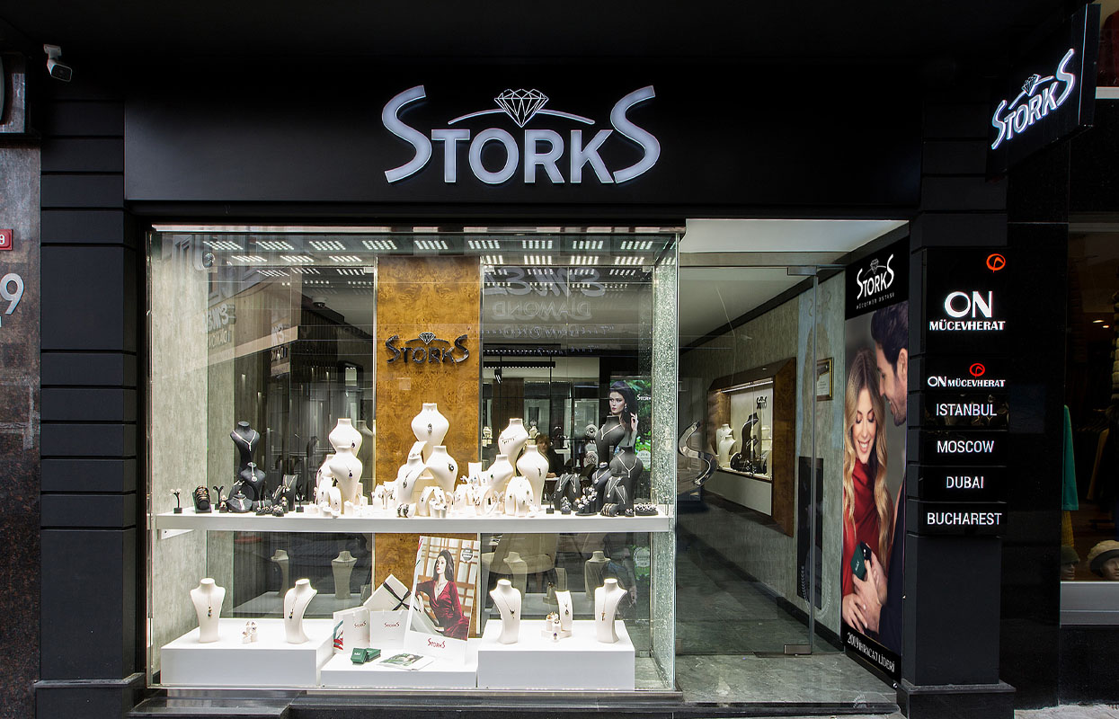 Storks Diamond