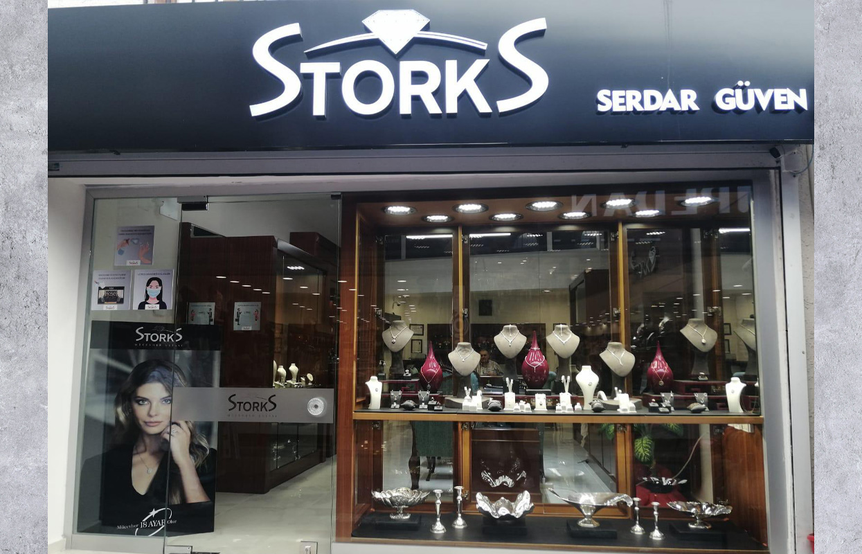 Storks Diamond