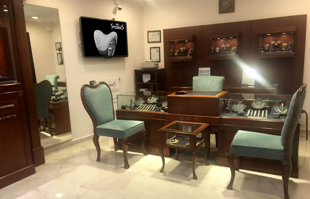 Storks Diamond