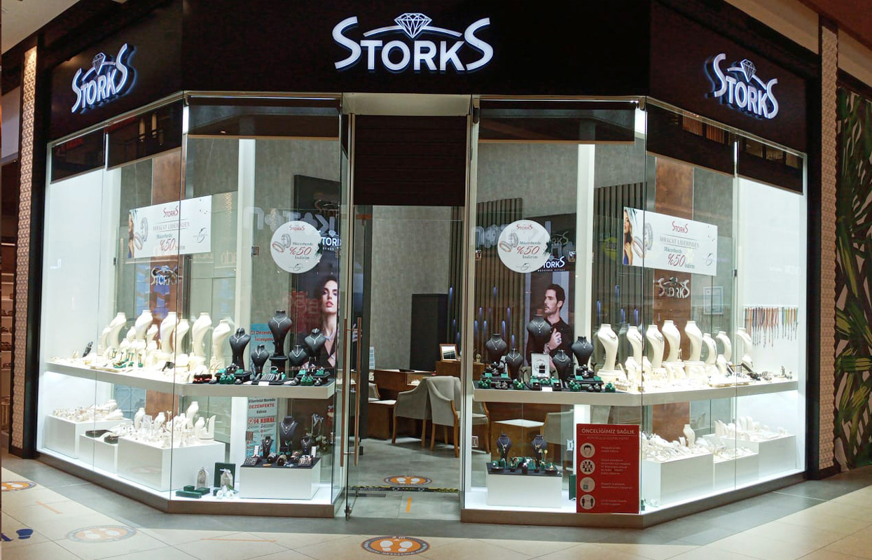 Storks Diamond