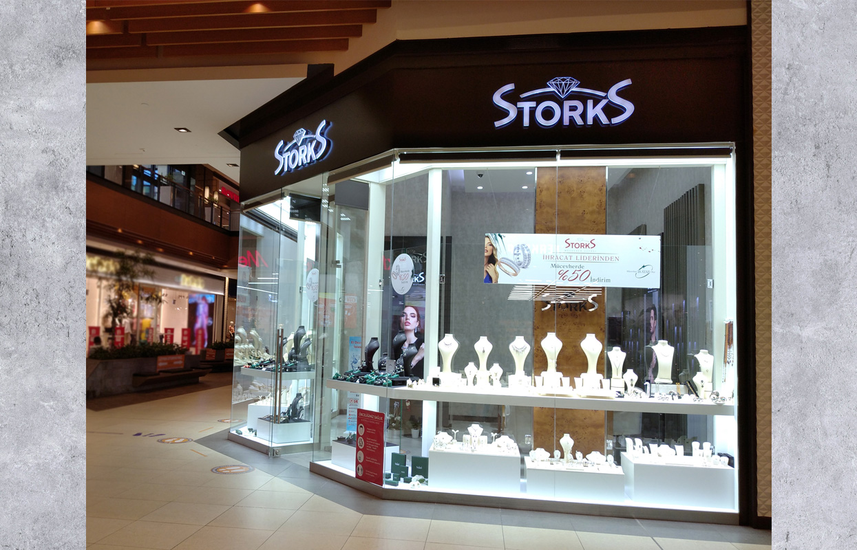 Storks Diamond