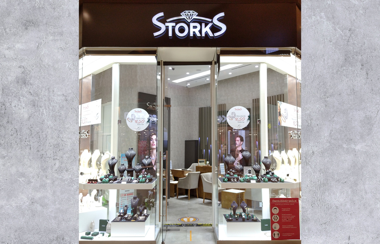Storks Diamond