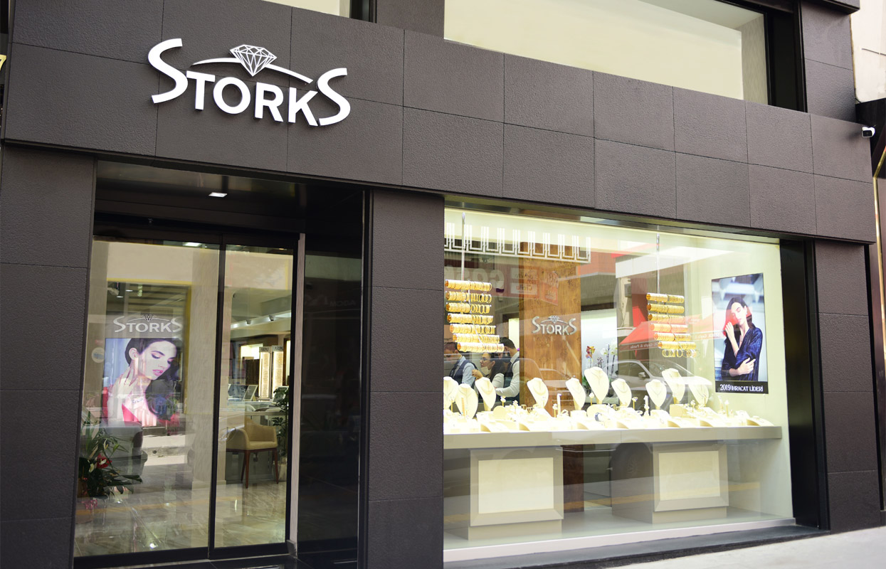 Storks Diamond