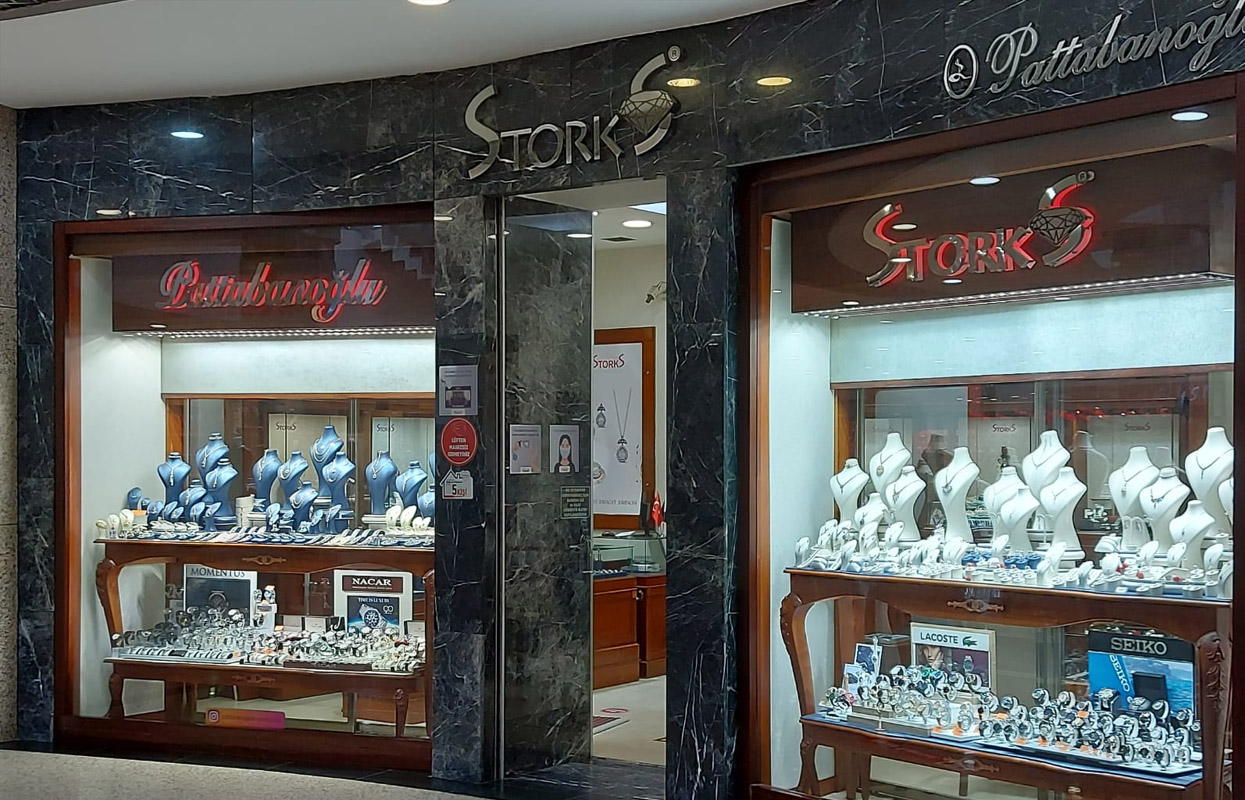 Storks Diamond