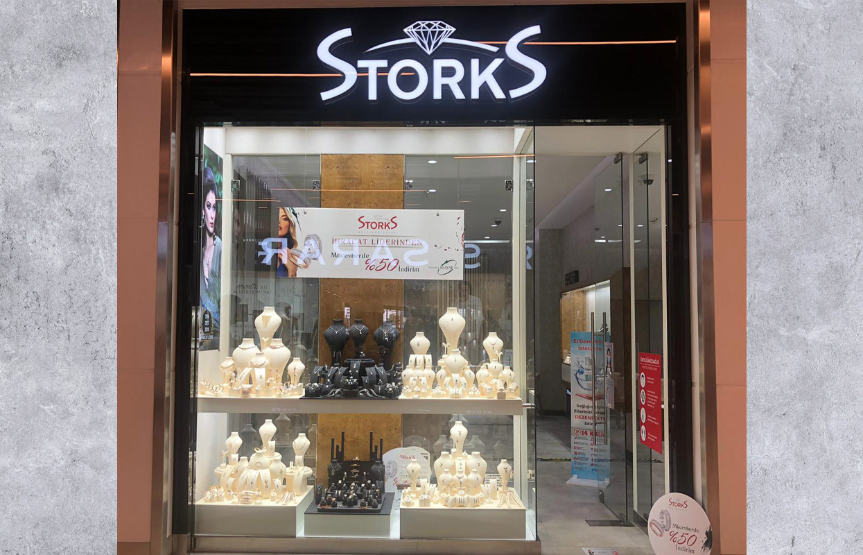 Storks Diamond