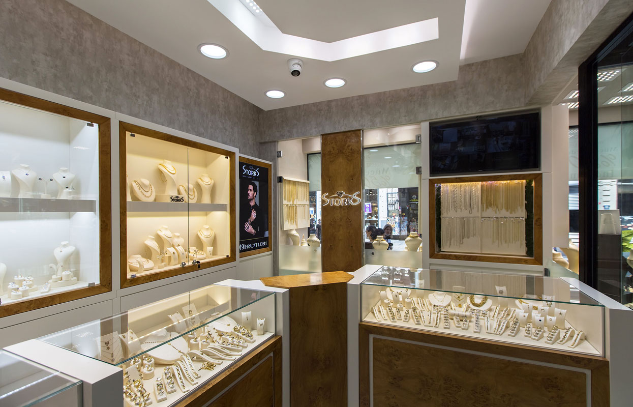 Storks Diamond