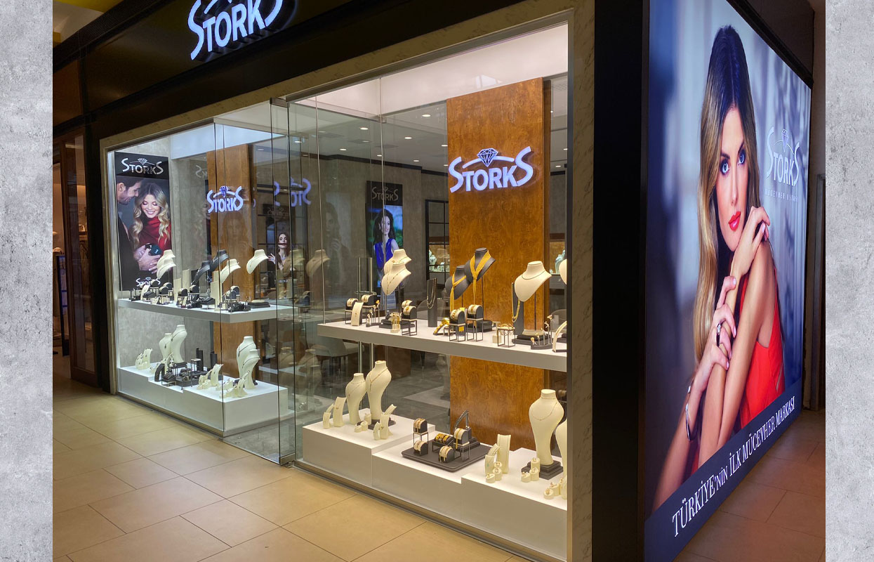 Storks Diamond