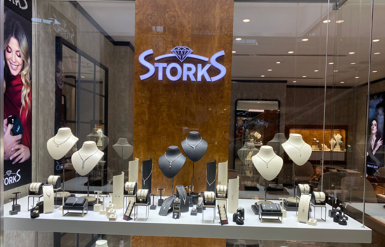 Storks Diamond