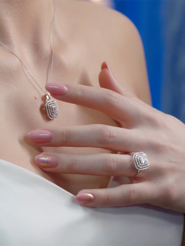 Storks Diamond
