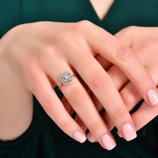 0.28 ct. Diamond Laranj Baguette Ring