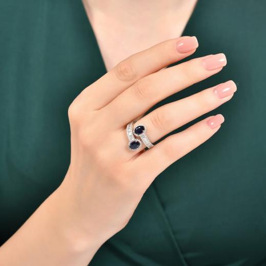 2.51 kt. Diamant-Baguette-Ring mit natürlichem Saphir